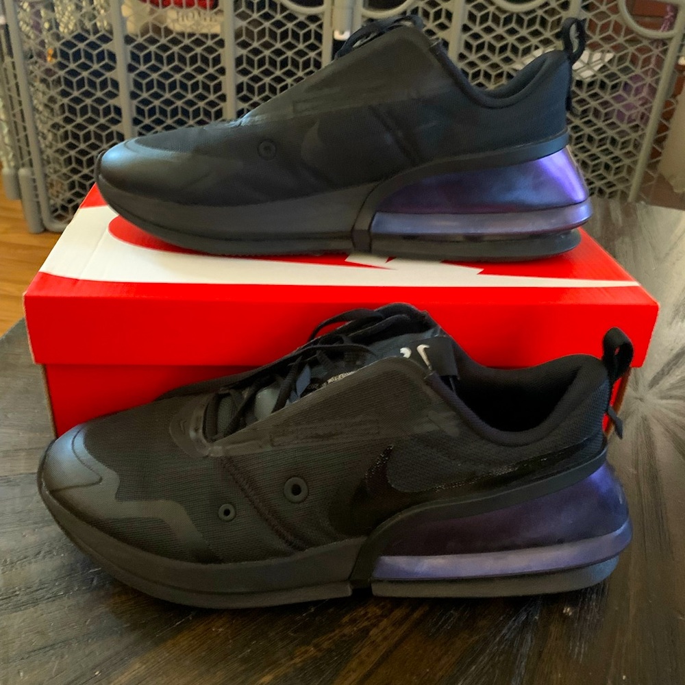 Women’s size 11 Nike Air Max UP NRG